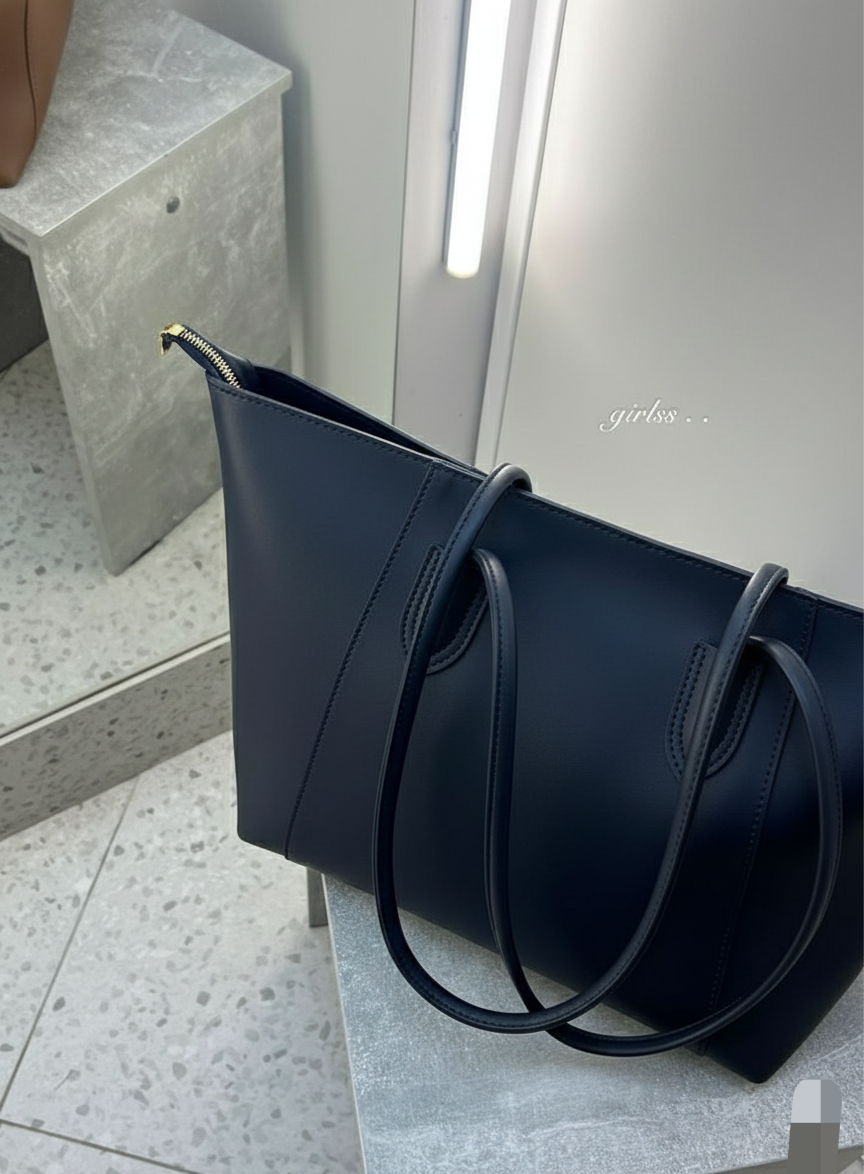 2026/06/62000-1.png Premium Leather Tote Bag for Women - Elegant Shoulder Bag & Spacious Everyday Handbag - Image 3